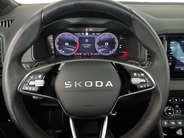 Skoda Karoq 1.5 TSI ACT Sportline Business 150 pk Automaat (DSG) | Verlengde garantie | Navigatie | Panoramadak | Parkeersensoren (Park assist) | Rondomzicht camera | Stoelverwarming v/a |