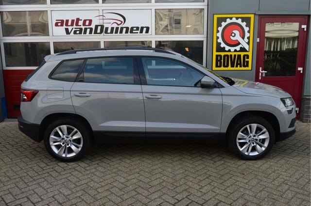 Skoda Karoq 1.5 TSI ACT Business Edition O.a: Trekhaak, PDC, Cruise, Clima, Navi, Carplay, Etc. All-in prijs!