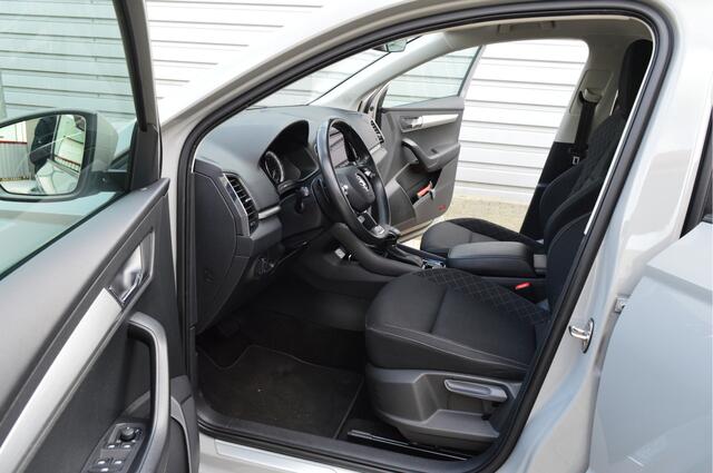 Skoda Karoq 1.5 TSI ACT Business Edition O.a: Trekhaak, PDC, Cruise, Clima, Navi, Carplay, Etc. All-in prijs!