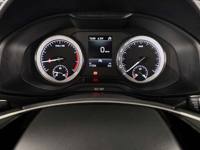 Skoda Karoq 1.0 TSI Business Edition 110pk | Navigatie | Parkeersensoren voor en achter | Apple Carplay/ Android auto | Lichtmetalen velgen | Cruise controle