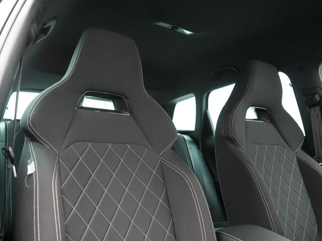 Skoda Karoq 1.5 TSI ACT Sportline Business DSG 150pk | Adaptive Cruise | Camera | Matrix LED | RS Sportstoelen Verwarmd | 18"L.M | Adaptive Onderstel | Keyless | Sfeerverlichting | Apple Carplay | Virtual | Navigatie | DAB |