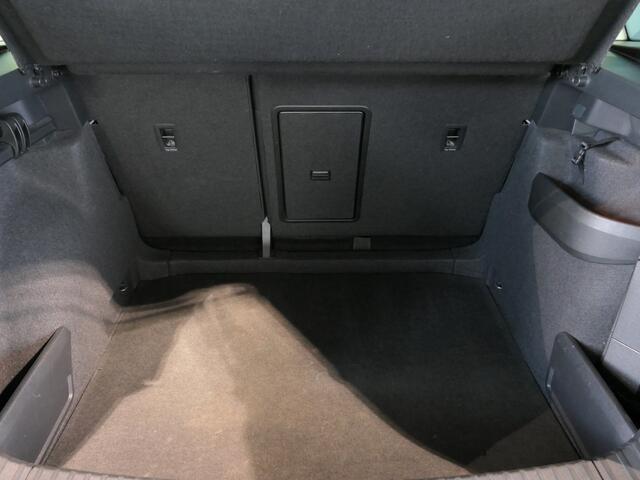 Skoda Karoq 1.0 TSI Business Edition - Occasion Lease vanaf ¤554 p/m - Uitklapbare trekhaak - Sensor achter - Cruise