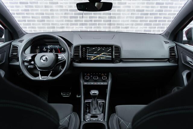 Skoda Karoq 1.5 TSI 150pk DSG Sportline Business | Adaptive Cruise Control | LED Matrix koplampen | Trekhaak | Achteruitrijcamera | Virtual Cockpit | 18" LM-velgen | Apple Carplay |