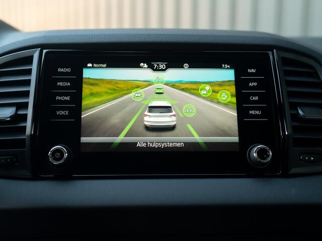 Skoda Karoq 1.5 TSI ACT Sportline Business | Elk. A-klep | 19'' | Camera | Prijs Rijklaar!!