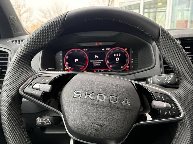 Skoda Karoq Sportline Ultimate 1.5 TSI 150 PK DSG | Automaat | Trekhaak | Panoramadak | Led Matrix verlichting | Trekhaak |