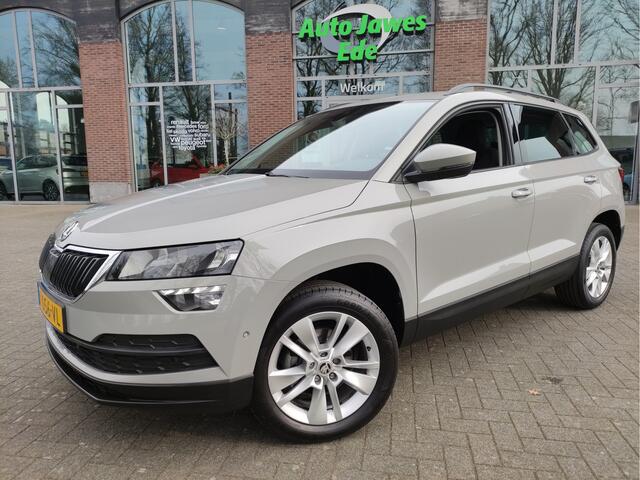 Skoda Karoq 1.5 TSI DSG ACT Business Edition Wegklapbare trekhaak - Dodehoek detectie - Stoel+Voorruit verwarming - 17Inch LMV