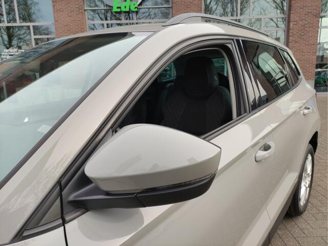 Skoda Karoq 1.5 TSI DSG ACT Business Edition Wegklapbare trekhaak - Dodehoek detectie - Stoel+Voorruit verwarming - 17Inch LMV