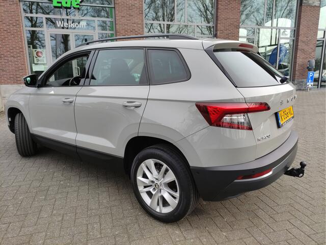 Skoda Karoq 1.5 TSI DSG ACT Business Edition Wegklapbare trekhaak - Dodehoek detectie - Stoel+Voorruit verwarming - 17Inch LMV