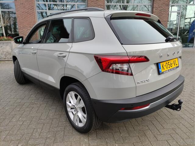 Skoda Karoq 1.5 TSI DSG ACT Business Edition Wegklapbare trekhaak - Dodehoek detectie - Stoel+Voorruit verwarming - 17Inch LMV