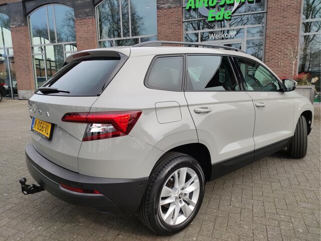 Skoda Karoq 1.5 TSI DSG ACT Business Edition Wegklapbare trekhaak - Dodehoek detectie - Stoel+Voorruit verwarming - 17Inch LMV