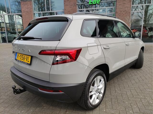 Skoda Karoq 1.5 TSI DSG ACT Business Edition Wegklapbare trekhaak - Dodehoek detectie - Stoel+Voorruit verwarming - 17Inch LMV