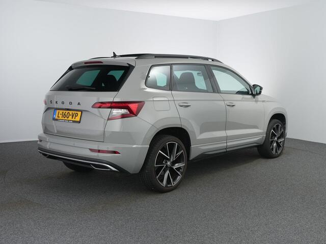 Skoda Karoq 1.5 TSI ACT Sportline Business | Pano | Winterpakket | ACC | Keyless | Camera | Dodehoeksensor |