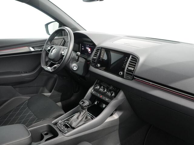 Skoda Karoq 1.5 TSI ACT Sportline Business | Pano | Winterpakket | ACC | Keyless | Camera | Dodehoeksensor |