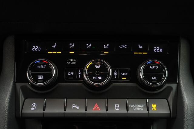 Skoda Karoq 1.5 TSI ACT Style Business Climate, Cruise, Verwarmde Voorruit, Apple Carplay, LED, Trekhaak, 18''