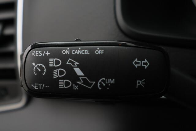 Skoda Karoq 1.5 TSI ACT Style Business Climate, Cruise, Verwarmde Voorruit, Apple Carplay, LED, Trekhaak, 18''