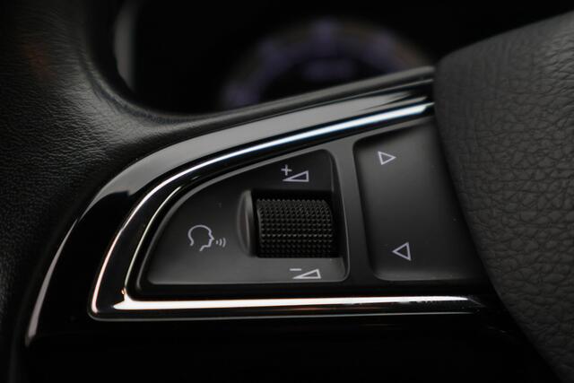 Skoda Karoq 1.5 TSI ACT Style Business Climate, Cruise, Verwarmde Voorruit, Apple Carplay, LED, Trekhaak, 18''