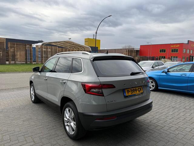 Skoda Karoq 1.5 TSI ACT Business Edition Plus | 1E EIGENAAR | 12MND GARANTIE | AUTOMAAT | LED | SFEERLICHT | TREKHAAK |