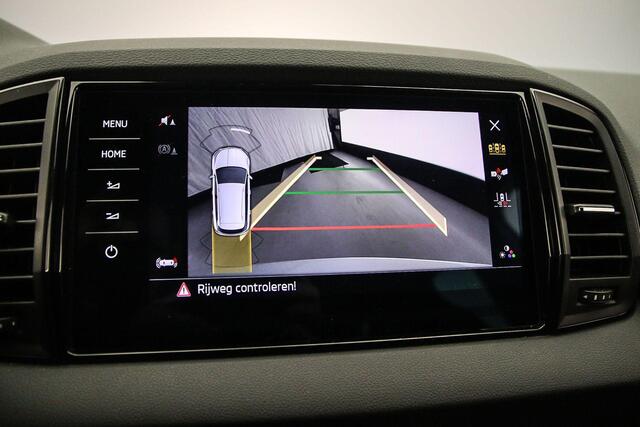 Skoda Karoq Sportline Business 1.5 TSI 150pk DSG Automaat Trekhaak, Adaptive cruise control, Achteruitrijcamera, Elektrische achterklep, LED matrix koplampen
