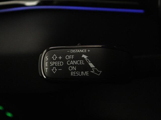 Skoda Karoq 1.5 TSI Sportline | Panoramadak | Stoelverwarming | Adaptive cruise | Camera | Sportstoelen | Virtual Cockpit | Navigatie | Sfeerverlichting | Full LED | 18'' | Keyless | Climate control