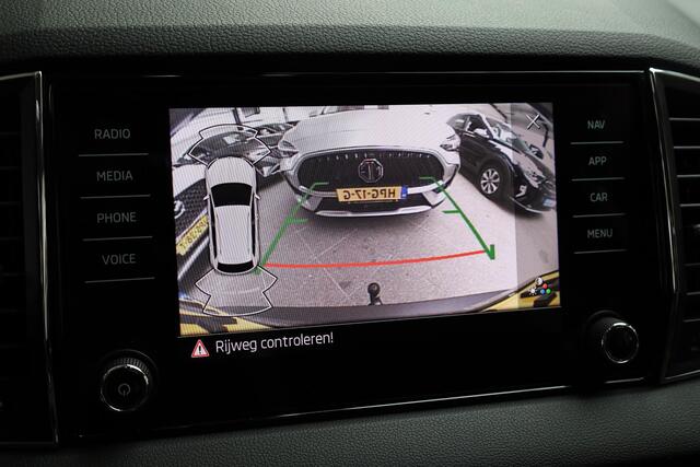 Skoda Karoq 1.0 TSI Business Edition Plus TREKHAAK-ELEC. CAMERA STOELVERWARMING CARPLAY SFEERVERLICHTING DAB NAVI 2xPDC ENZ.