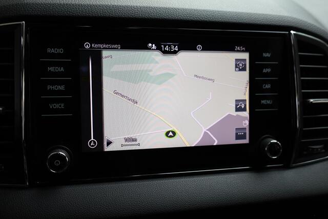 Skoda Karoq 1.0 TSI Business Edition Plus TREKHAAK-ELEC. CAMERA STOELVERWARMING CARPLAY SFEERVERLICHTING DAB NAVI 2xPDC ENZ.