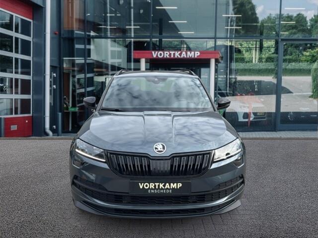 Skoda Karoq 2.0 TSI DSG SPORTLINE 4X4 PANO-DAK/TREKHAAK/STANDKACHEL/CAMERA