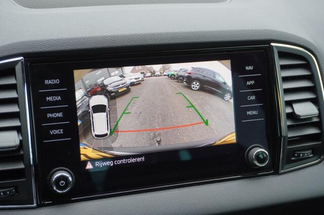 Skoda Karoq 1.5 TSI ACT Sportline Business / Trekhaak / Camera / Navi / Canton Audio