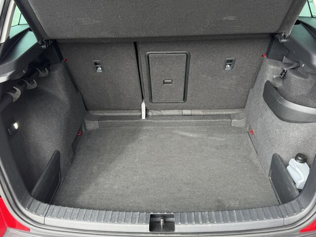 Skoda Karoq 1.5 TSI ACT Style | Trekhaak elektrisch | Pano | Clima | Navi |