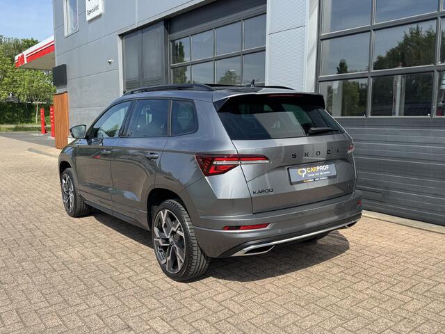 Skoda Karoq 1.5 TSI ACT Sportline Business | PANORAMADAK | 19 inch lichtmetalen velgen | Sportstoelen | Stoelverwarming |
