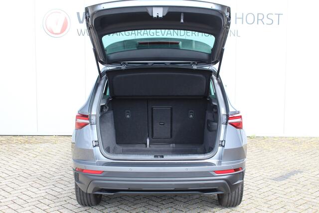 Skoda Karoq 1.5-150pk 'Selection' DSG-AUTOMAAT ! Fijne comfortabele hoogzitter, slechts 11.000km, trekgew. 1.500kg ! Aut. airco, Stuur- en stoelverwarm., Adapt. Cruise Cntrl, Climate Cntrl, Keyless entry/keyless go, Navigatie by Apple CarPlay/Android auto etc.
