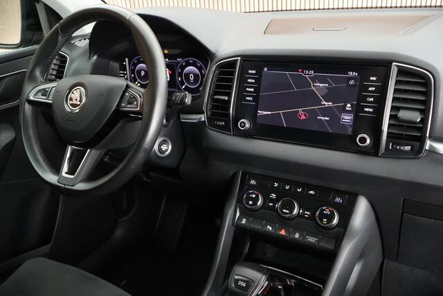 Skoda Karoq 1.5 TSI ACT 150pk DSG Business Edition Trekhaak Camera Keyless Sportstoelen Virtual Cockpit Navigatie