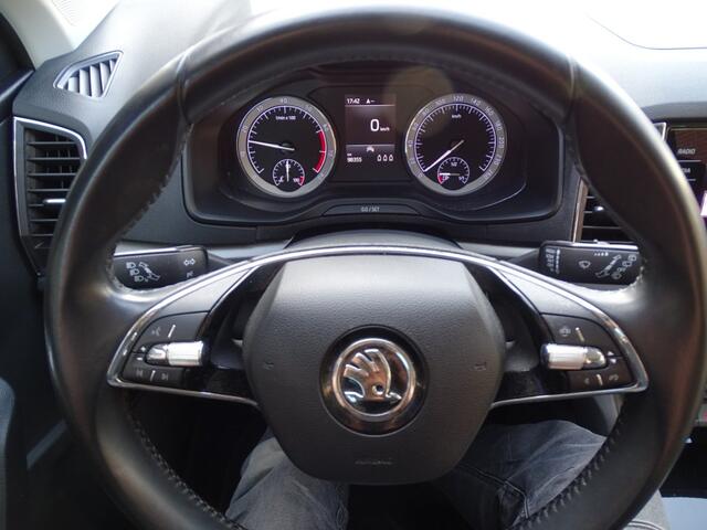 Skoda Karoq 1.0 TSI BUS. ED-Navi-Carplay-Clima-Came-Blth-Pdc