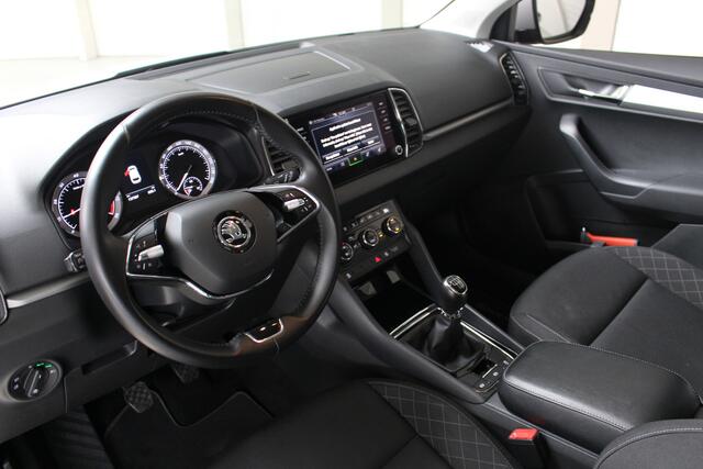 Skoda Karoq 1.0 TSI Business Edition Navigatie | climate Control | Stoelverwarming |