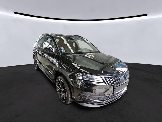 Skoda Karoq 1.5 TSI 150pk Automaat Sportline Business / Trekhaak / 19 inch l.m. / Travel Assist