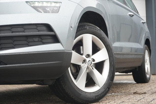 Skoda Karoq 1.0 TSI Business Edition | TREKHAAK | CARPLAY | ECC | PDC | NAVI |