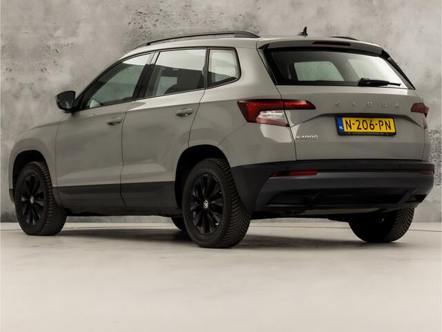 Skoda Karoq 1.5 TSI ACT Sport 150Pk Automaat (APPLE CARPLAY, GROOT NAVI, CLIMATE, KEYLESS, SPORTSTOELEN, CRUISE, PARKEERSENSOREN, NIEUWE APK, NIEUWSTAAT)