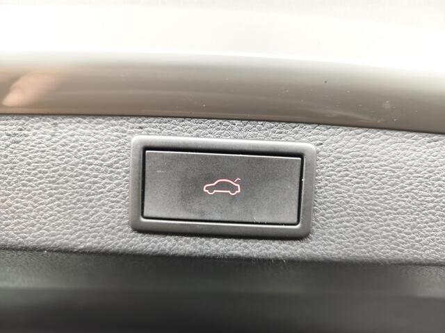 Skoda Karoq 1.0 TSI Business Edition Plus | Schuifdak | Lederen Bekleding | Navigatie | Stoelverwarming |