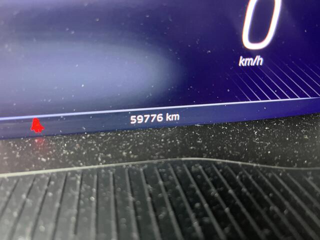 Skoda Karoq 1.5 TSI ACT Sportline / AUTOMAAT/ PANO/ TREKHAAK/ ACC/ PARK.SENSOR.V+A/ CAMERA/ STOELVERWARM./ ELEK.ACHTERKLEP/ SMARTLINK/ DODEHOEK/ KEYLESS/ RIJ-MODI/ DIGITAL DASH/ NAVI/ DAB/ CLIMA/ LED/ 19'' LMV