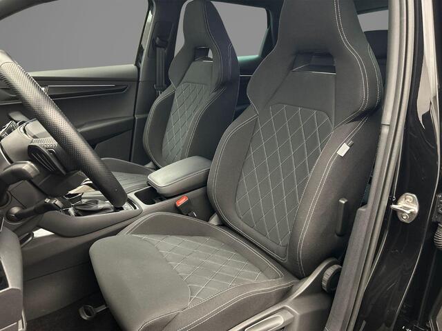 Skoda Karoq Sportline Business 1.5 TSI 150pk DSG Automaat Trekhaak, Adaptive cruise control, Achteruitrijcamera, Navigatie, LED matrix koplampen, Stoelverwarming