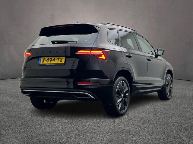 Skoda Karoq Sportline Business 1.5 TSI 150pk DSG Automaat Trekhaak, Adaptive cruise control, Achteruitrijcamera, Navigatie, LED matrix koplampen, Stoelverwarming