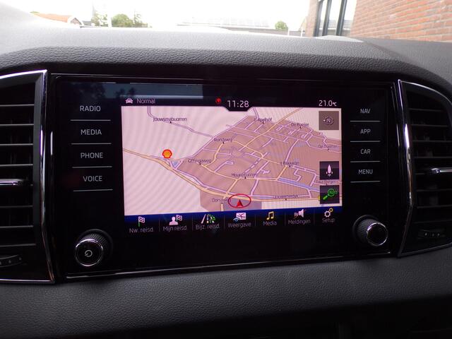 Skoda Karoq 1.5 TSI ACT Sportline Business Pano Trekhaak Carplay Navi Bomvol!!!
