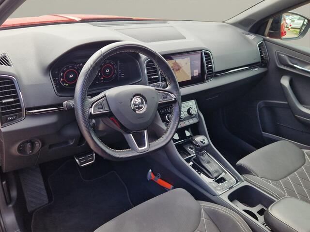 Skoda Karoq 1.5 TSI Sportline Automaat - Panodak - NL Auto - Trekhaak
