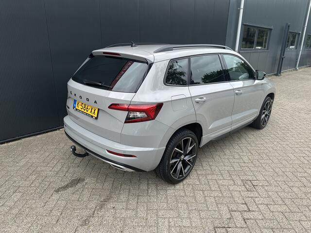 Skoda Karoq 1.5 TSI ACT Sportline Business | Trekhaak | Carplay | Navi
