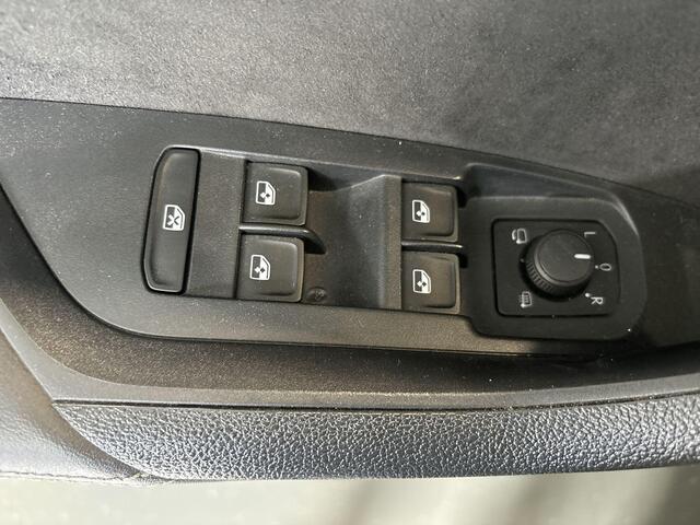 Skoda Kodiaq 1.5 TSI 150pk DSG Sportline Business 7p. · Camera · Elek. Trekhaak · Apple/Android Car Play · Elek. Bestuurdersstoel · 19'' Inch · Garantie t/m 06-06-2027 of 100.000km