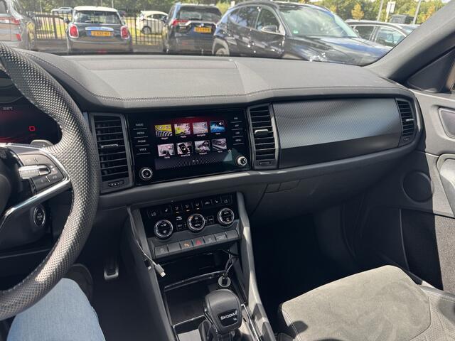 Skoda Kodiaq 1.5 TSI Sportline Business / Trekhaak / Camera / 20'' / Keyless / Navigatie / Matrix LED / DAB / Stoelverwarming / Cruise Control