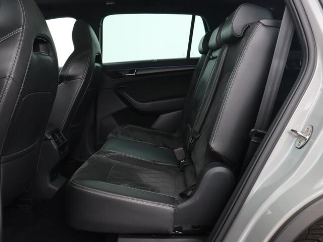 Skoda Kodiaq 2.0 TDI 4x4 Sportline | Panoramadak | 7-persoons | Stoel & Stuurverwarming | Trekhaak | LED | Automaat | Navigatie | Climate controle | Adaptive Cruise | Camera | Memory seats