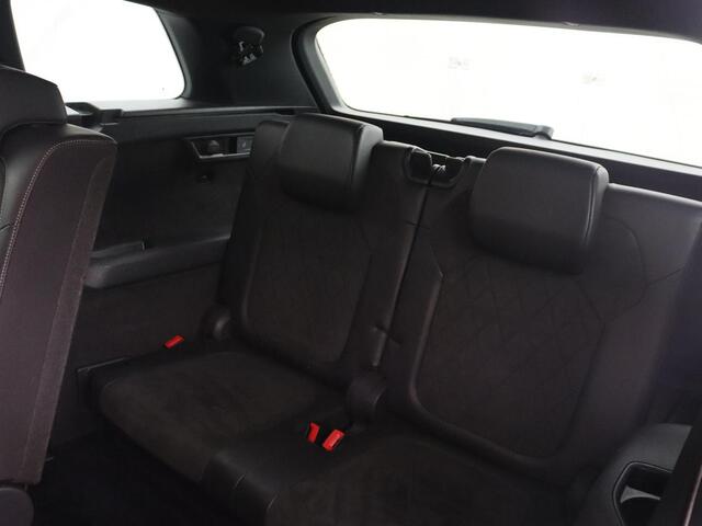 Skoda Kodiaq 2.0 TDI 4x4 Sportline | Panoramadak | 7-persoons | Stoel & Stuurverwarming | Trekhaak | LED | Automaat | Navigatie | Climate controle | Adaptive Cruise | Camera | Memory seats