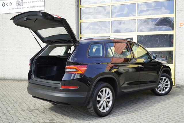 Skoda Kodiaq 1.5 TSI 150PK! Business Edition BJ2020 Lmv 18" | Led | Pdc | Navi | Verwarmd voorruit | Achteruitrijcamera | App-Connect | Climate control | Cruise control | Verwarmde voorstoelen | Getint glas
