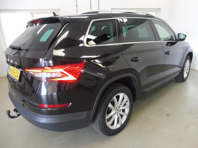 Skoda Kodiaq 1.5 TSI Business Edition Trekhaak | Camera | Panodak | Stof/leer | 1e eig | Géén afleverkosten.
