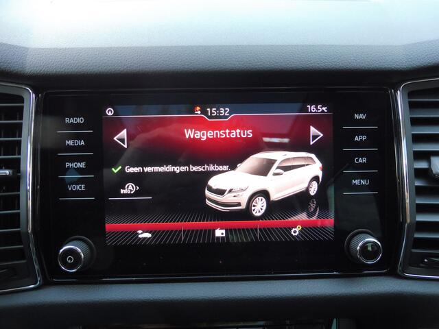 Skoda Kodiaq 1.5 TSI Business Edition Trekhaak | Camera | Panodak | Stof/leer | 1e eig | Géén afleverkosten.